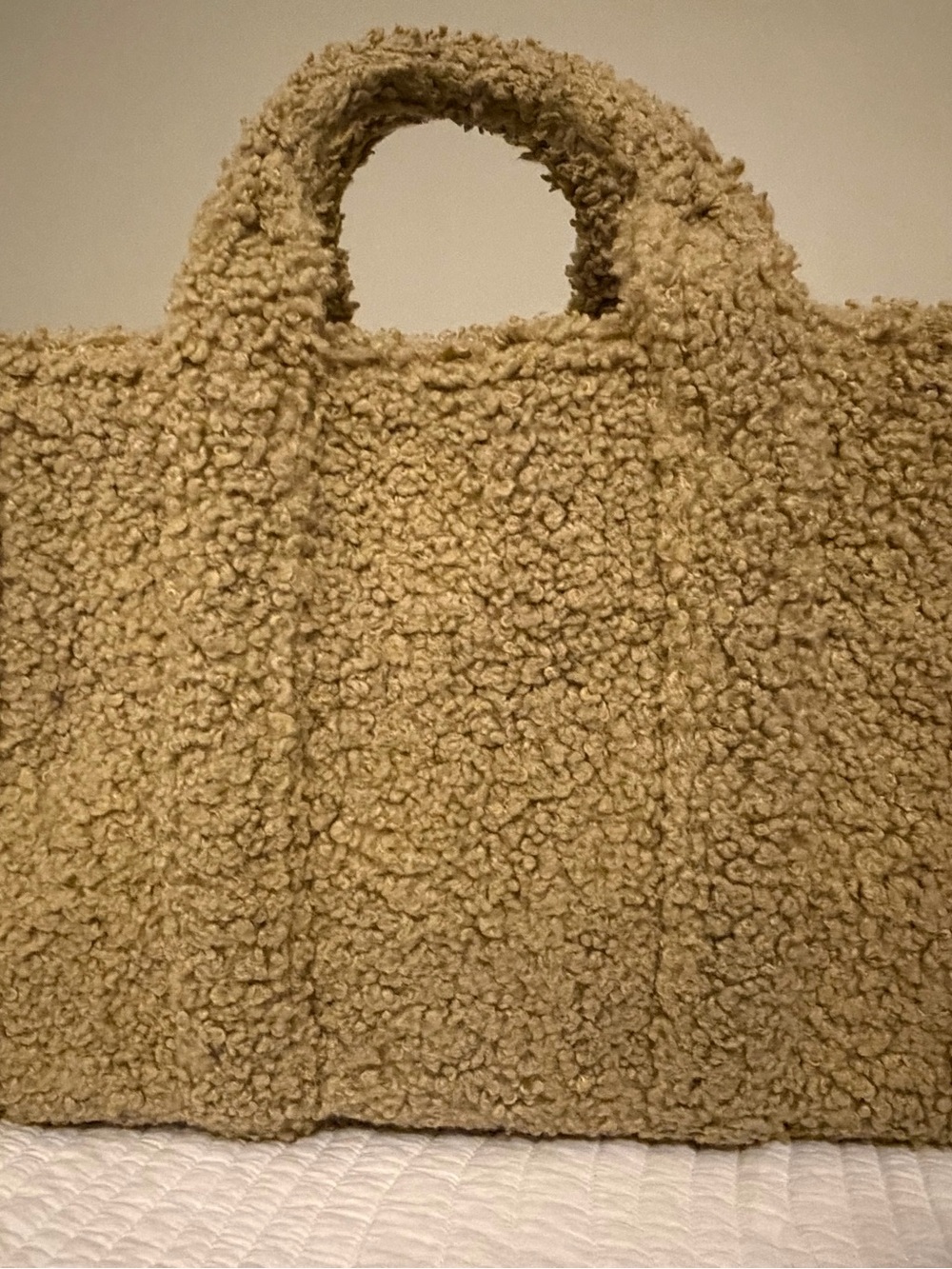Marc Jacobs Medium Cream Sherpa Tote with Black Logo Patch - Picture 2 of 5